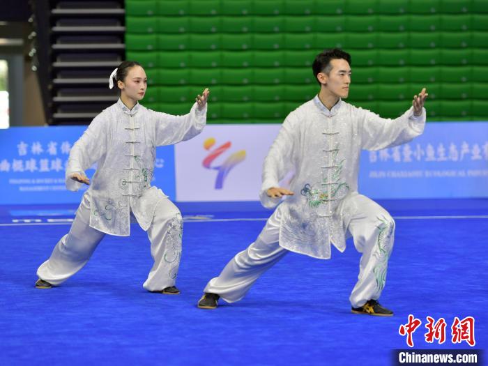 中国队包揽金牌奖牌双冠 日本双人太极摘金创纪