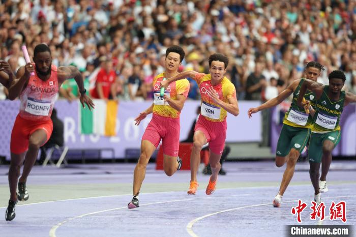 巴黎奥运铅球赛雨中宋佳媛夺铜牌 巩立姣第五