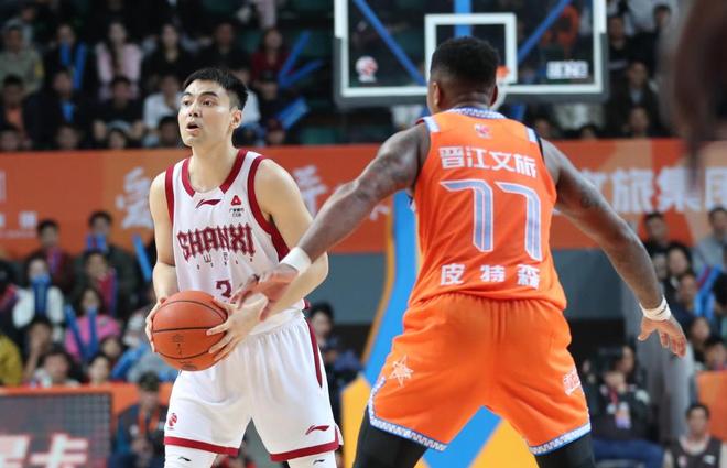 山西男篮末节轰17-0逆转福建，100-98险胜