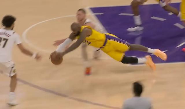 湖人主场绝杀掘金 东契奇命中生涯首记绝杀球