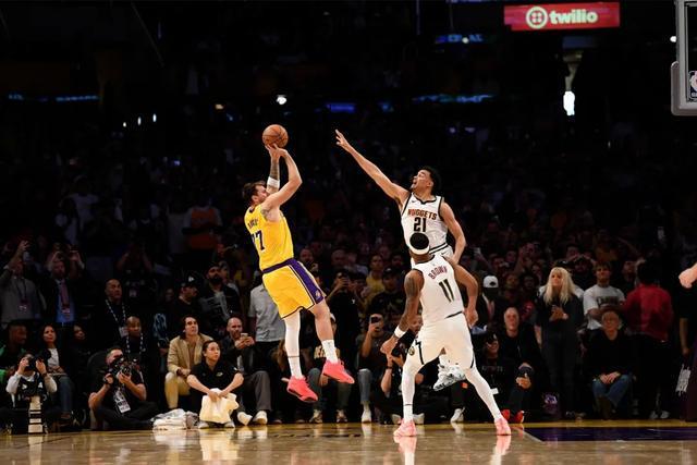 湖人主场绝杀掘金 东契奇命中生涯首记绝杀球