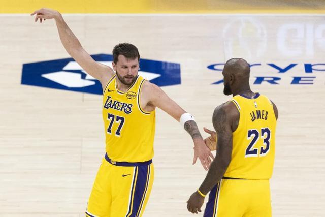 湖人主场绝杀掘金 东契奇命中生涯首记绝杀球