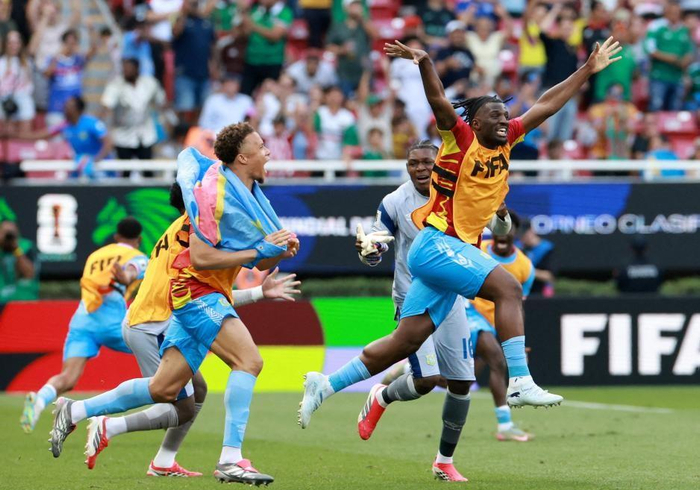 世界杯预选赛收官：扩军红利助多队圆梦 传奇谢