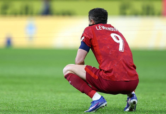 世界杯预选赛收官：扩军红利助多队圆梦 传奇谢