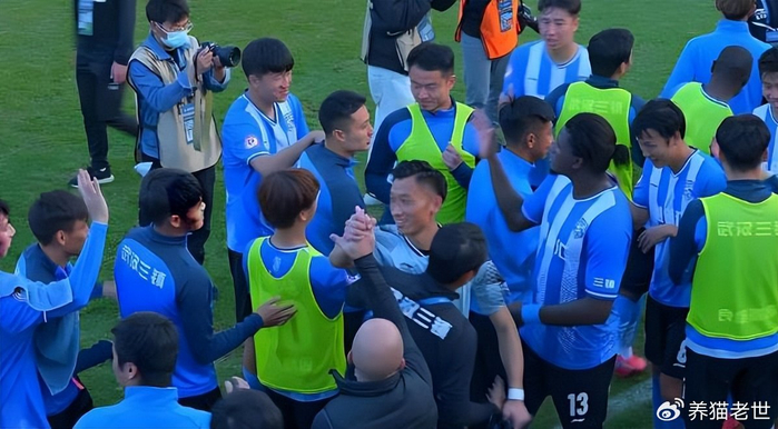 高洪波青训转型 邓卓翔等待执教机会